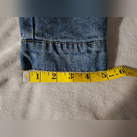 NWT FOREVER 21 WOMEN'S Blue Denim Jacket Size Medium - Picture 9 of 9